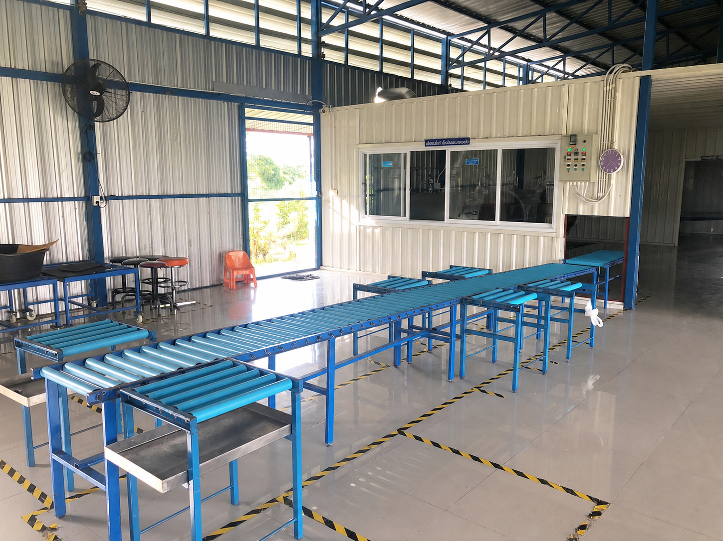 แผนกจัดเตรียมอาหารเลี้ยงเชื้อและพื้นที่กรอกเมล็ดธัญพืชใส่ขวด